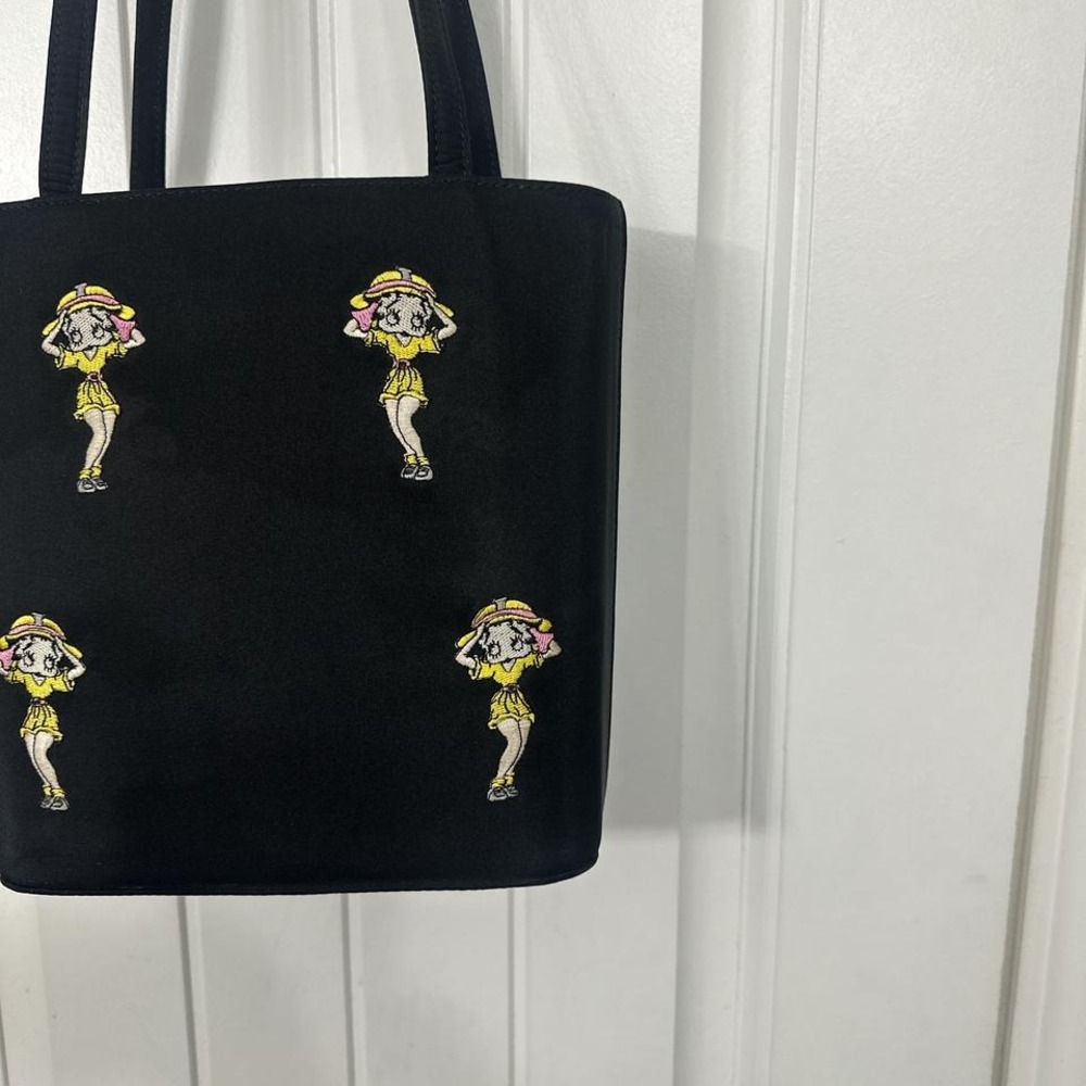 Betty‎ Boop Embroidered Structured Bag. - Picture 3 of 7